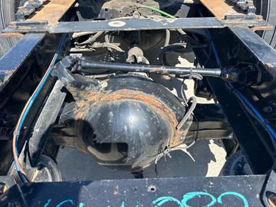 Meritor MR2014X Rear Axle Housing for a Freightliner Cascadia