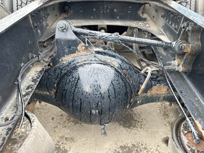 Meritor MR2014X Rear Axle Housing for a Volvo VNL