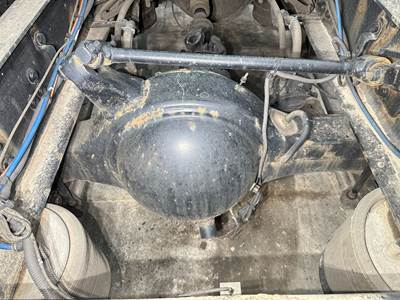 Meritor MR2014X Rear Axle Housing for a Freightliner Cascadia