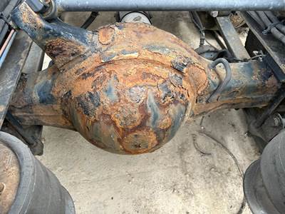 Meritor MR2014X Rear Axle Housing for a Freightliner Coronado