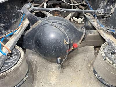 Meritor MR2014X Rear Axle Housing for a Freightliner Cascadia