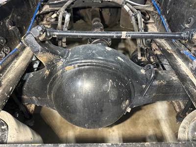 Meritor MR2014X Rear Axle Housing for a Freightliner Cascadia