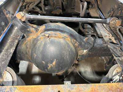 Meritor MR2014X Rear Axle Housing for a Freightliner Cascadia