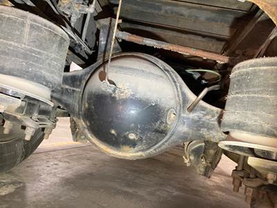 Meritor MS1714X Rear Axle Housing for a Freightliner M2 106