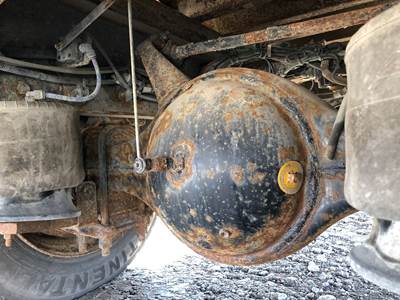 Meritor MS1714X Rear Axle Housing for a Freightliner M2 106