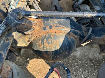 Meritor MS1914X Rear Axle Housing for a Freightliner Cascadia