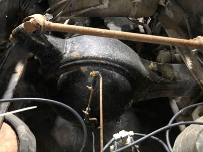 Meritor RR20140 Rear Axle Housing for a Freightliner FLD120