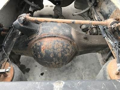 Meritor RR20145 Rear Axle Housing for a Freightliner Classic XL