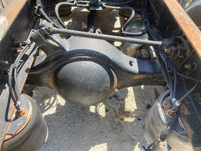 Meritor RR20145 Rear Axle Housing for a Freightliner FLD120 Classic