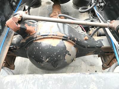 Meritor RR20145 Rear Axle Housing for a Freightliner Columbia 120