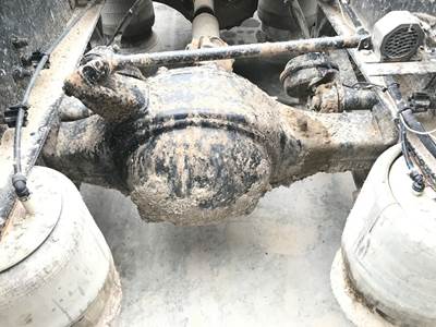 Meritor RR20145 Rear Axle Housing for a Freightliner Columbia 120