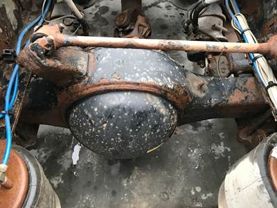 Meritor RR20145 Rear Axle Housing for a Freightliner Columbia 120