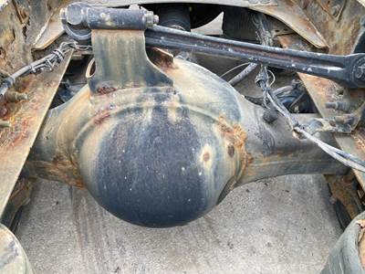 Meritor RR20145 Rear Axle Housing for a Volvo VNL