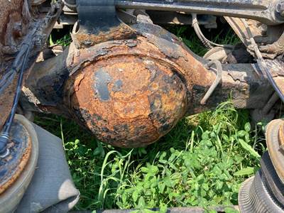 Meritor RR20145 Rear Axle Housing for a Volvo VNL