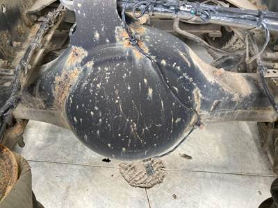 Meritor RR20145 Rear Axle Housing for a Volvo VNL