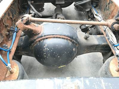 Meritor RR20145 Rear Axle Housing for a Freightliner Columbia 120