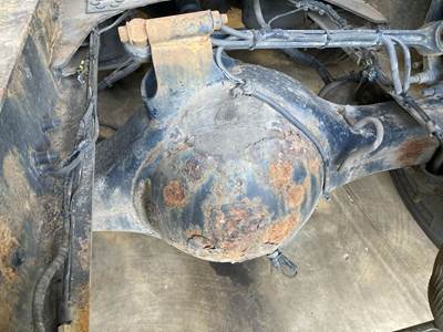 Meritor RR20145 Rear Axle Housing for a Volvo VNL