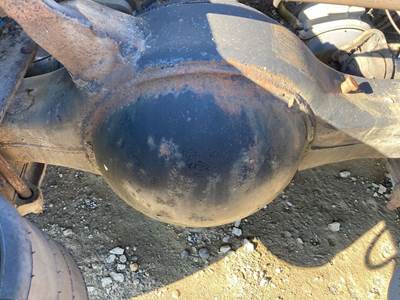 Meritor RR20145 Rear Axle Housing for a Freightliner C120 Century