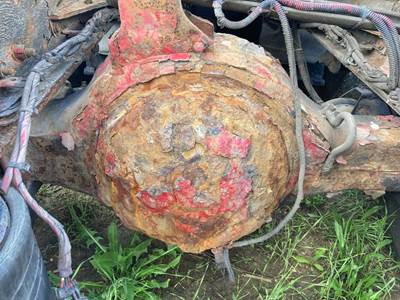 Meritor RR20145 Rear Axle Housing for a Volvo VNL