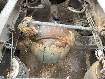 Meritor RR20145 Rear Axle Housing for a Freightliner Columbia 120