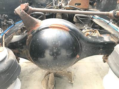 Meritor RR20145 Rear Axle Housing for a Freightliner Columbia 120