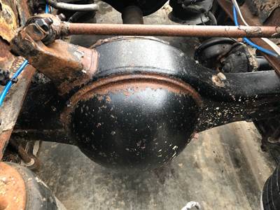 Meritor RR20145 Rear Axle Housing for a Freightliner Columbia 120