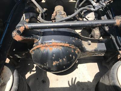 Meritor RR20145 Rear Axle Housing for a Freightliner FLD120