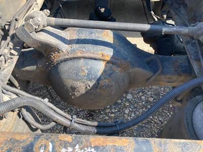 Meritor RR20145 Rear Axle Housing for a Freightliner Cascadia