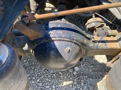 Meritor RR20145 Rear Axle Housing for a Freightliner Columbia 120