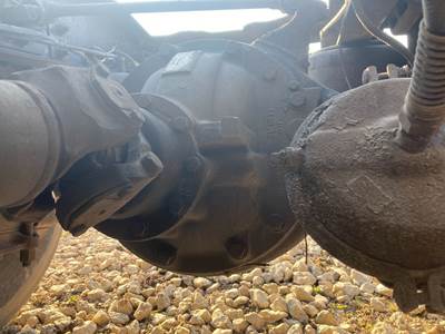 Meritor RR20145 Rear Axle Housing for a Freightliner Columbia 120