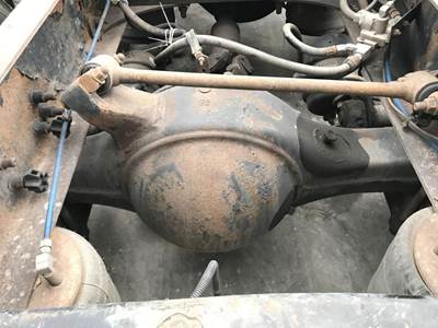 Meritor RR20145 Rear Axle Housing for a Freightliner FLD120