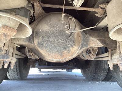 Meritor RR20145 Rear Axle Housing for a Freightliner FLD120