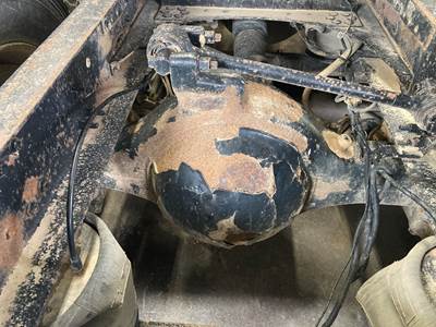 Meritor RR20145 Rear Axle Housing for a Volvo VNL