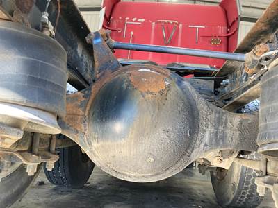 Meritor RR20145 Rear Axle Housing for a Freightliner Columbia 120