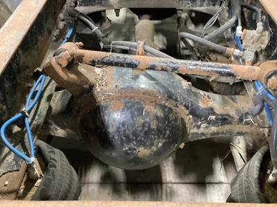 Meritor RR20145 Rear Axle Housing for a Freightliner FLD120