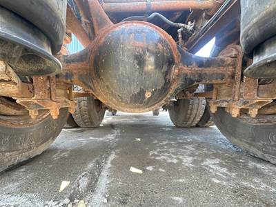 Meritor RR20145 Rear Axle Housing for a Freightliner FLD120