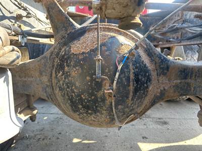 Meritor RR20145 Rear Axle Housing for a Freightliner FLD120