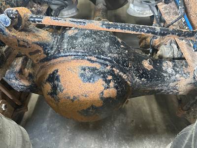 Meritor RR20145 Rear Axle Housing for a Freightliner FLD112