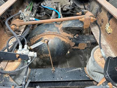 Meritor RR20145 Rear Axle Housing for a International 9100