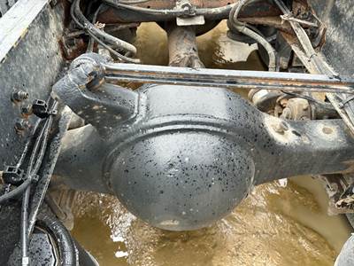 Meritor RR20145 Rear Axle Housing for a Freightliner Columbia 120