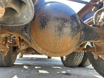 Meritor RR20145 Rear Axle Housing for a Freightliner Columbia 120