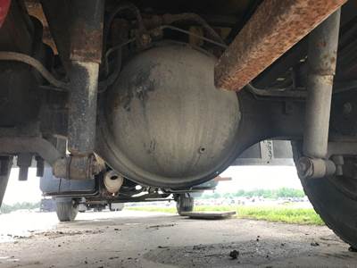 Meritor RS17220 Rear Axle Housing for a Ford F700