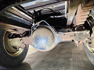 Meritor RS17220 Rear Axle Housing for a Ford F700