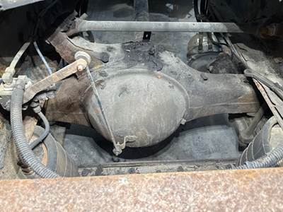 Meritor RS21145 Rear Axle Housing for a Freightliner FL70