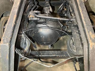Meritor RS21160 Rear Axle Housing for a Volvo VT