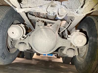 Meritor RS23160 Rear Axle Housing for a Ford LT9000