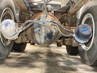 Meritor RS23160 Rear Axle Housing for a Peterbilt 378