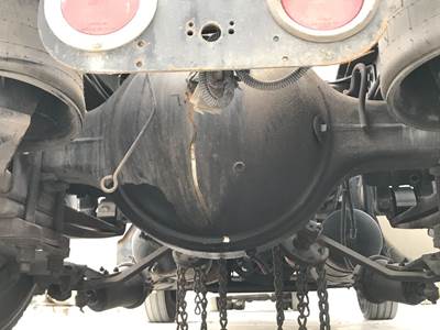 Meritor RS23160 Rear Axle Housing for a Freightliner Cascadia