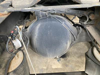 Meritor RS23160 Rear Axle Housing for a Volvo VNM