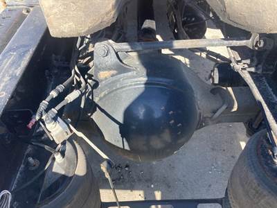 Meritor RS23160 Rear Axle Housing for a Volvo VNM